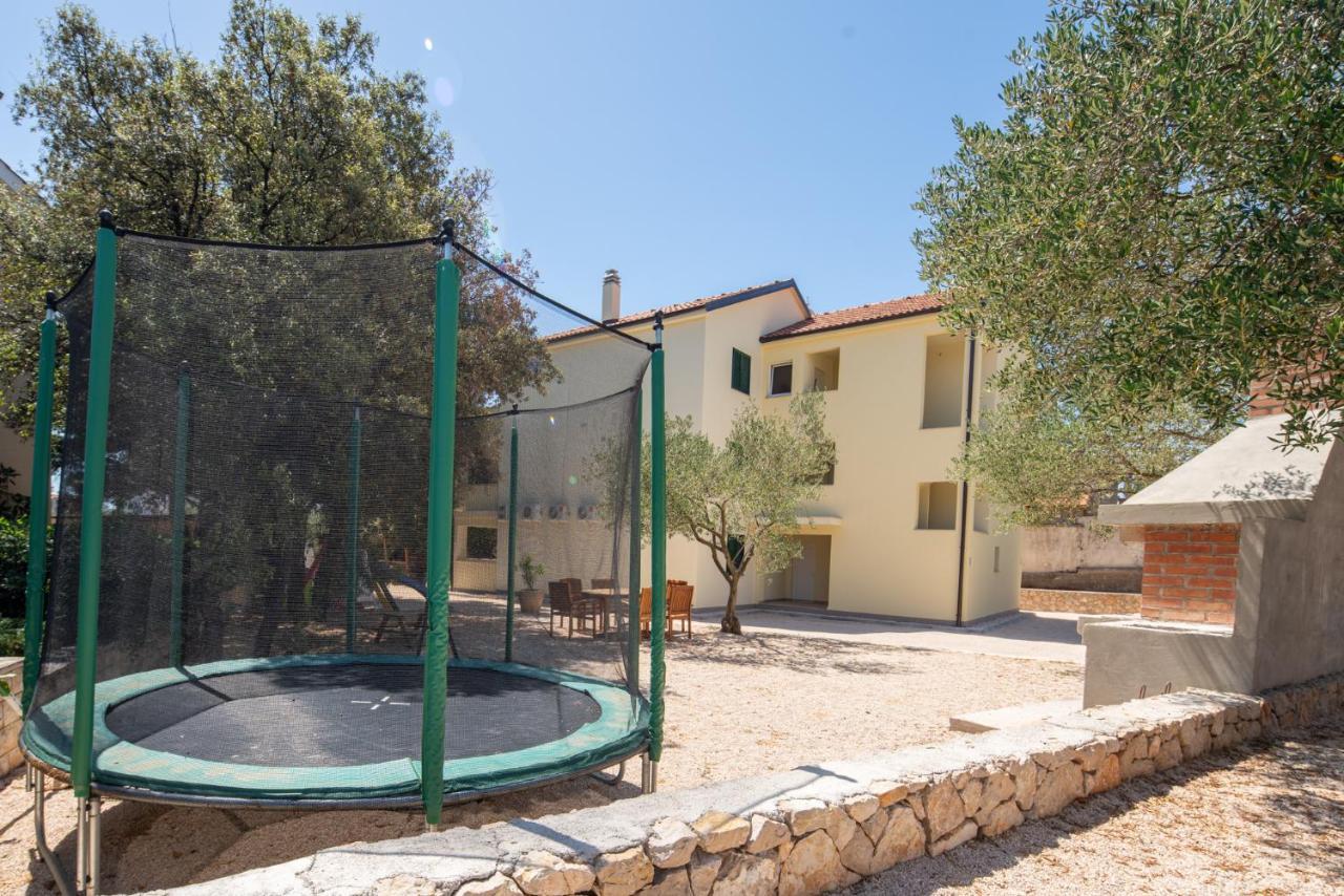Apartmani Mara Pakoštane Exterior foto