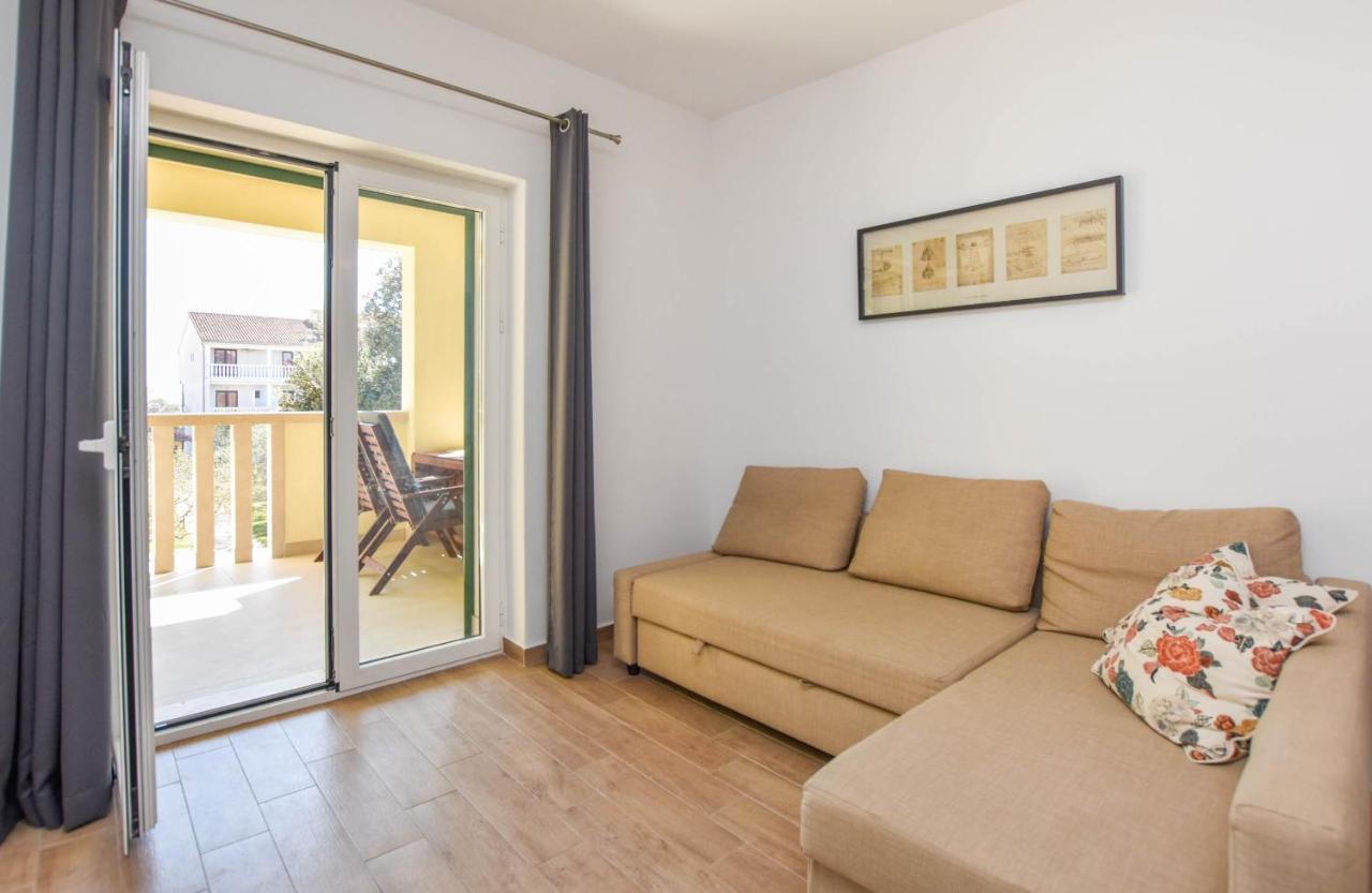 Apartmani Mara Pakoštane Exterior foto