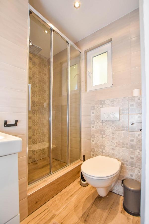 Apartmani Mara Pakoštane Exterior foto